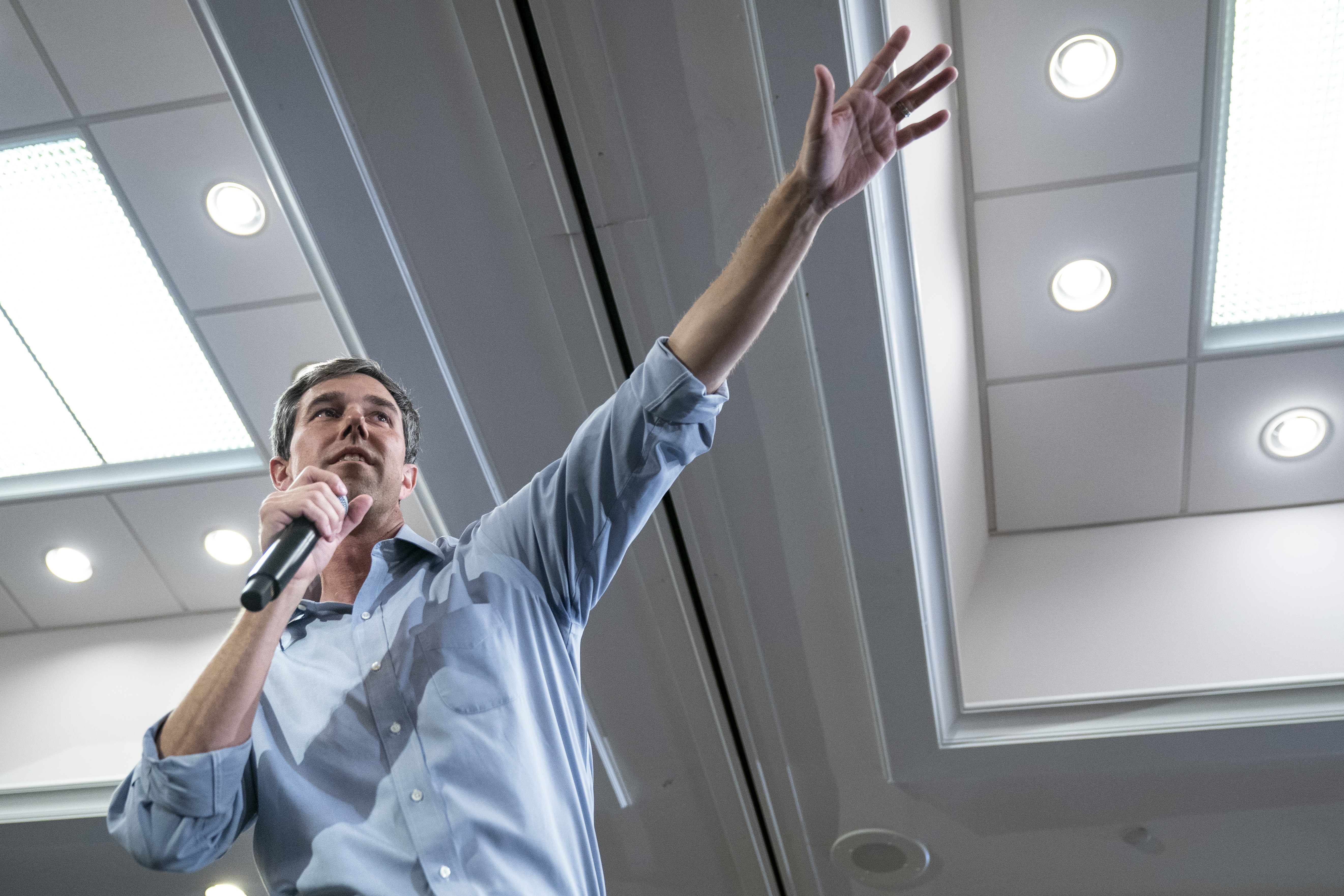 Former U.S. Representative and 2020 Democratic presidential hopeful Beto O'Rourke speaks during a town hall event, April 17, 2019 in Alexandria, Virginia. CREDIT: Drew Angerer/Getty Images