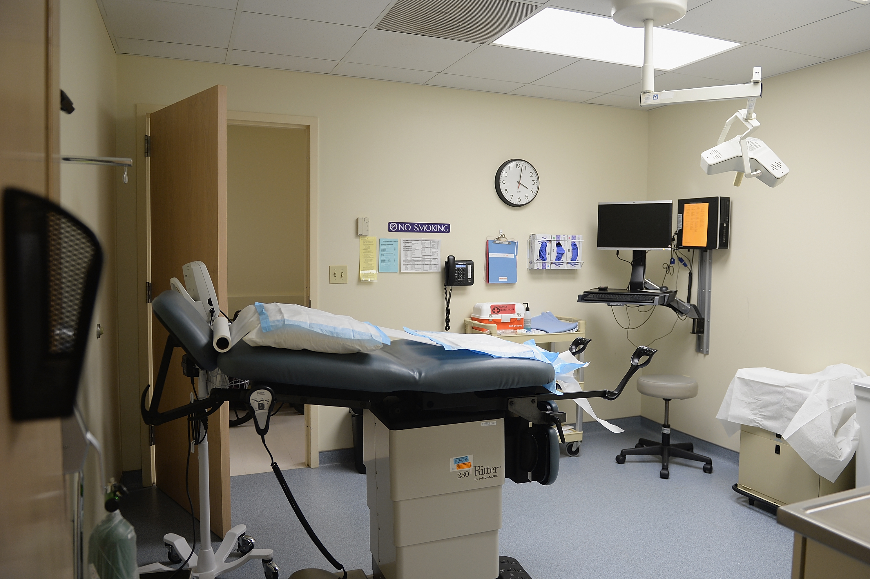 An exam room sits empty in the Planned Parenthood Reproductive Health Services Center on May 28, 2019 in St Louis, Missouri. In the wake of Missouri recent controversial abortion legislation, the states' last abortion clinic is being forced to close by the end of the week. (Photo by Michael B. Thomas/Getty Images)