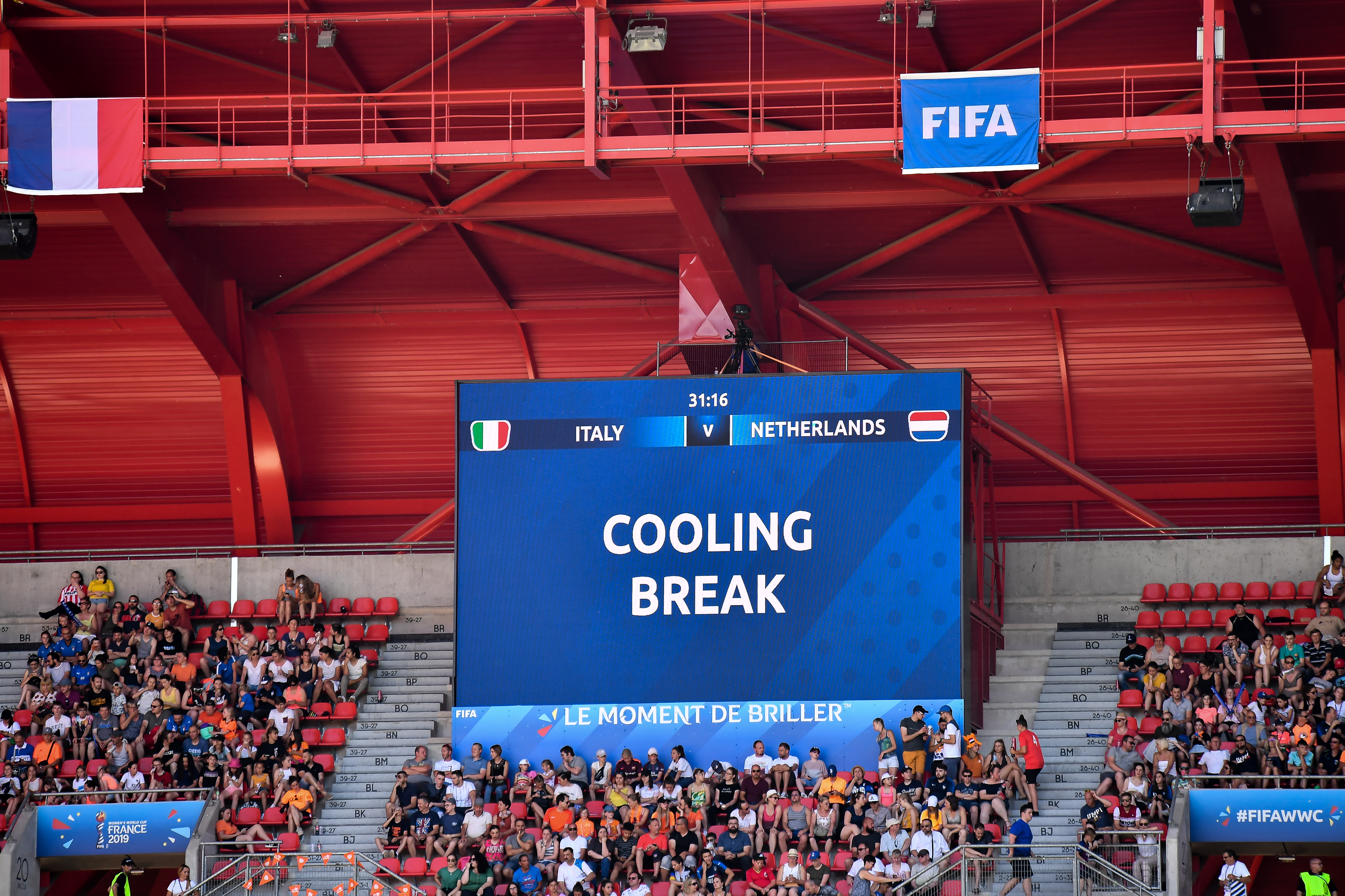 Cooling break during the quarter-final between in ITALY and NETHERLANDS the 2019 women's football World cup at Stade du Hainaut, on the 29 June 2019.(Photo by Julien Mattia/NurPhoto via Getty Images)