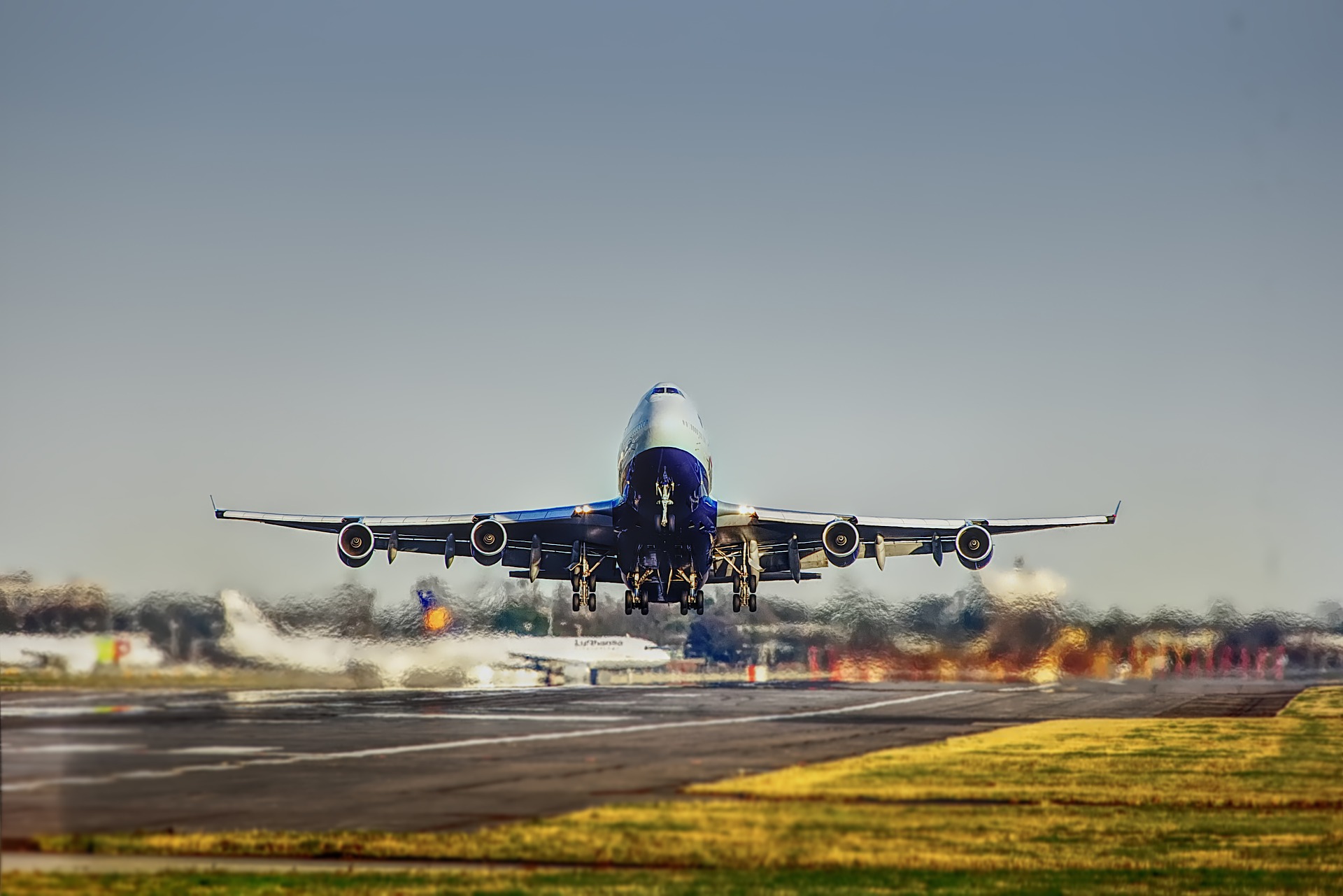 Plane taking off. CREDIT: Pixabay